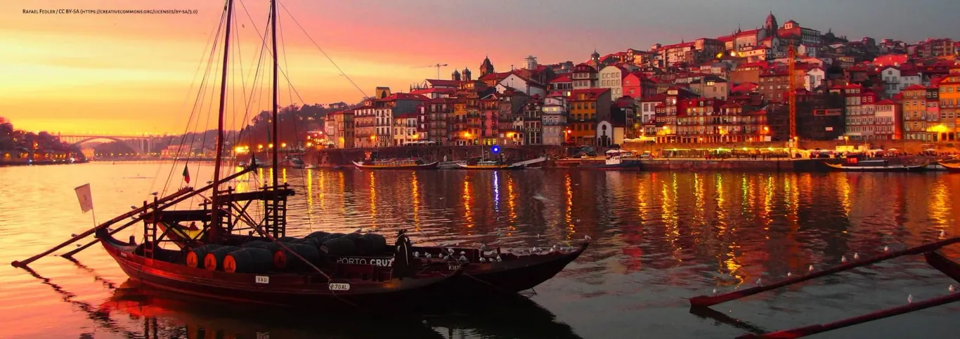 Paisagem de rio ao pôr do sol